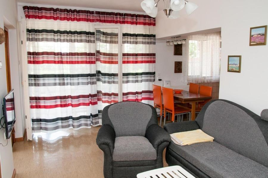 Holiday Home Skale Бъртонигла Екстериор снимка